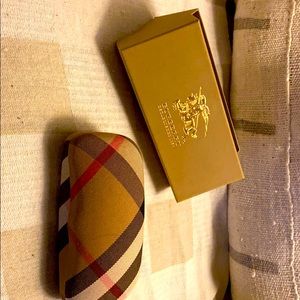 Burberry clam shell eye glass case
